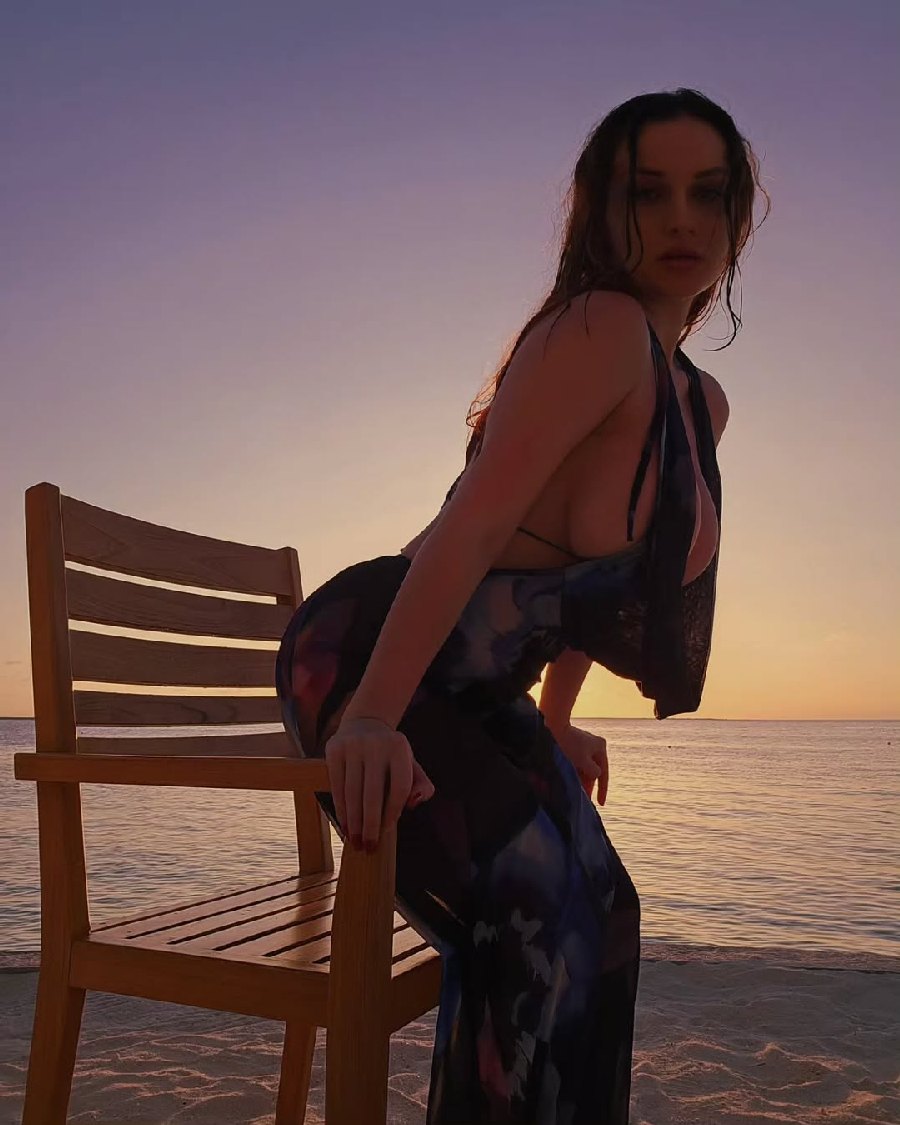 Sexy girl Miranda Faith nude in Pinlan