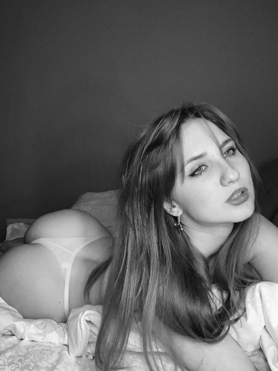 Take a pause and enjoy Nata nude — streaming from Pinlan