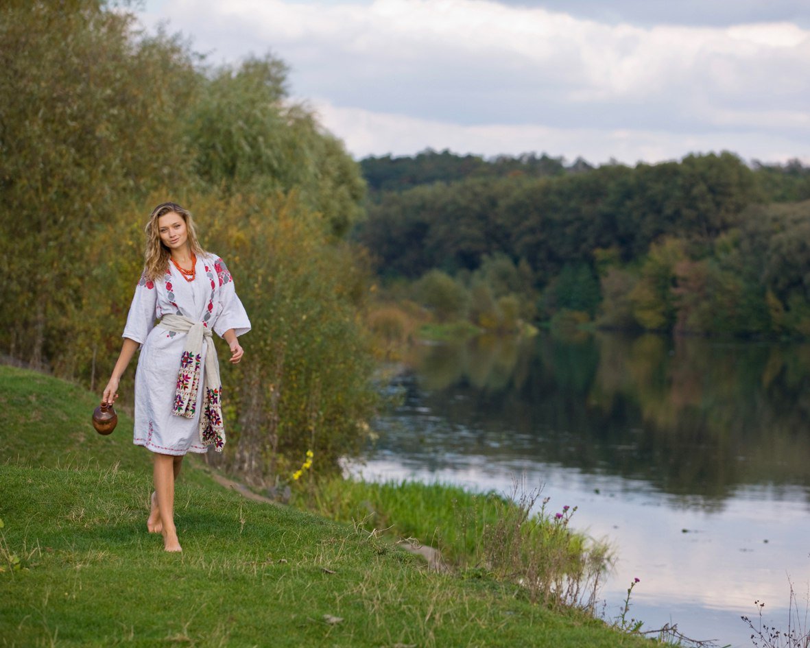 Nude girl Slavic women in Pinlan