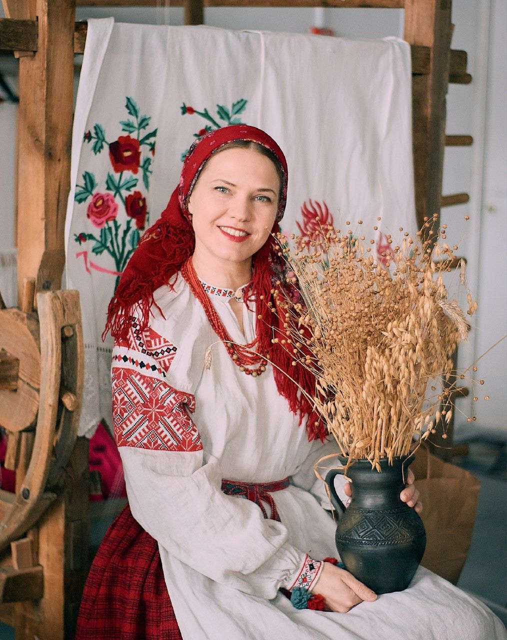 Women in Slavic costumes in Pinlan