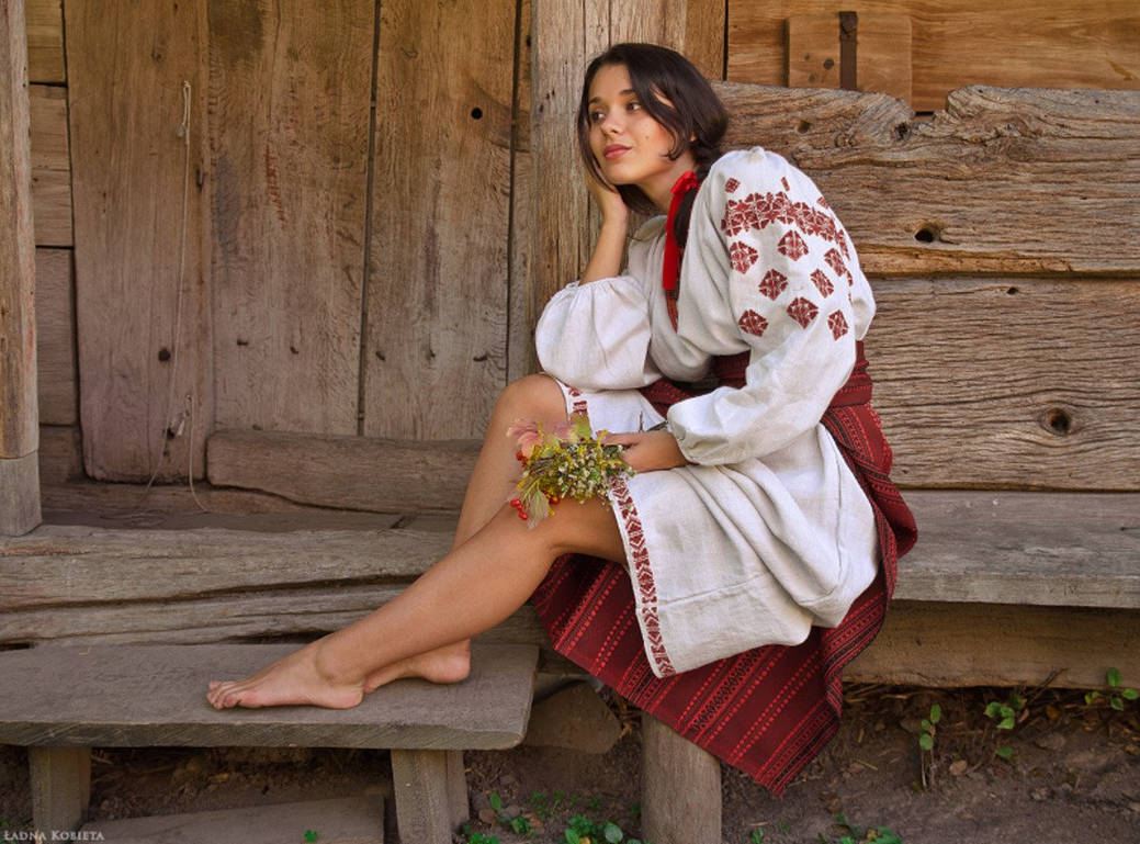 Women in Slavic costumes in Pinlan