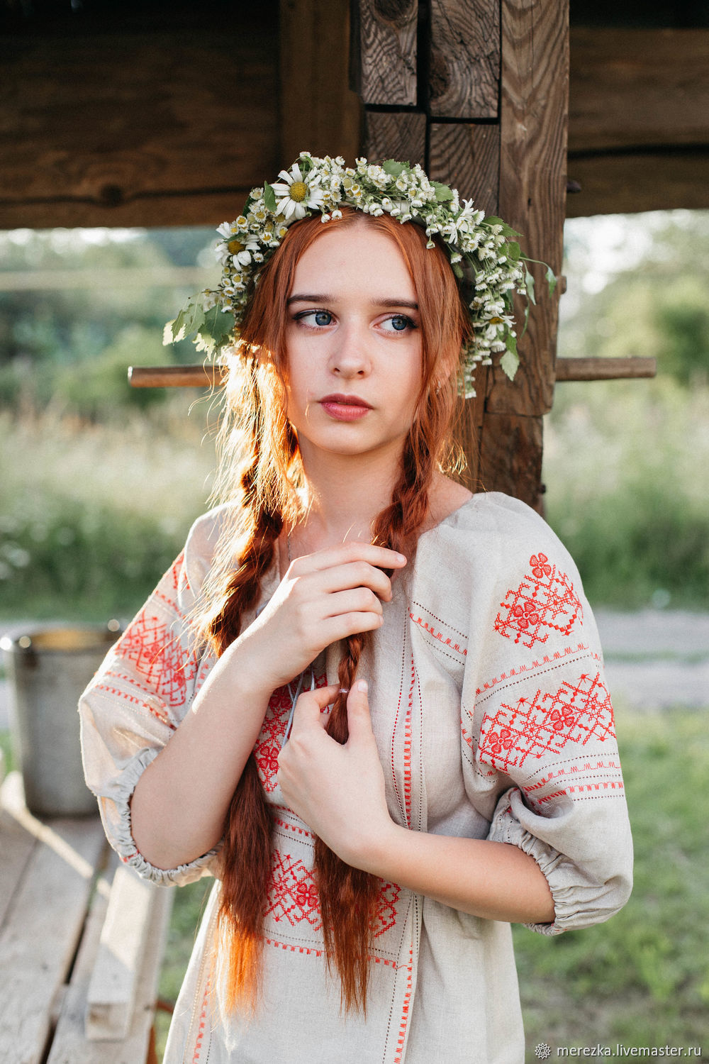 Girls in Slavic costumes in Pinlan