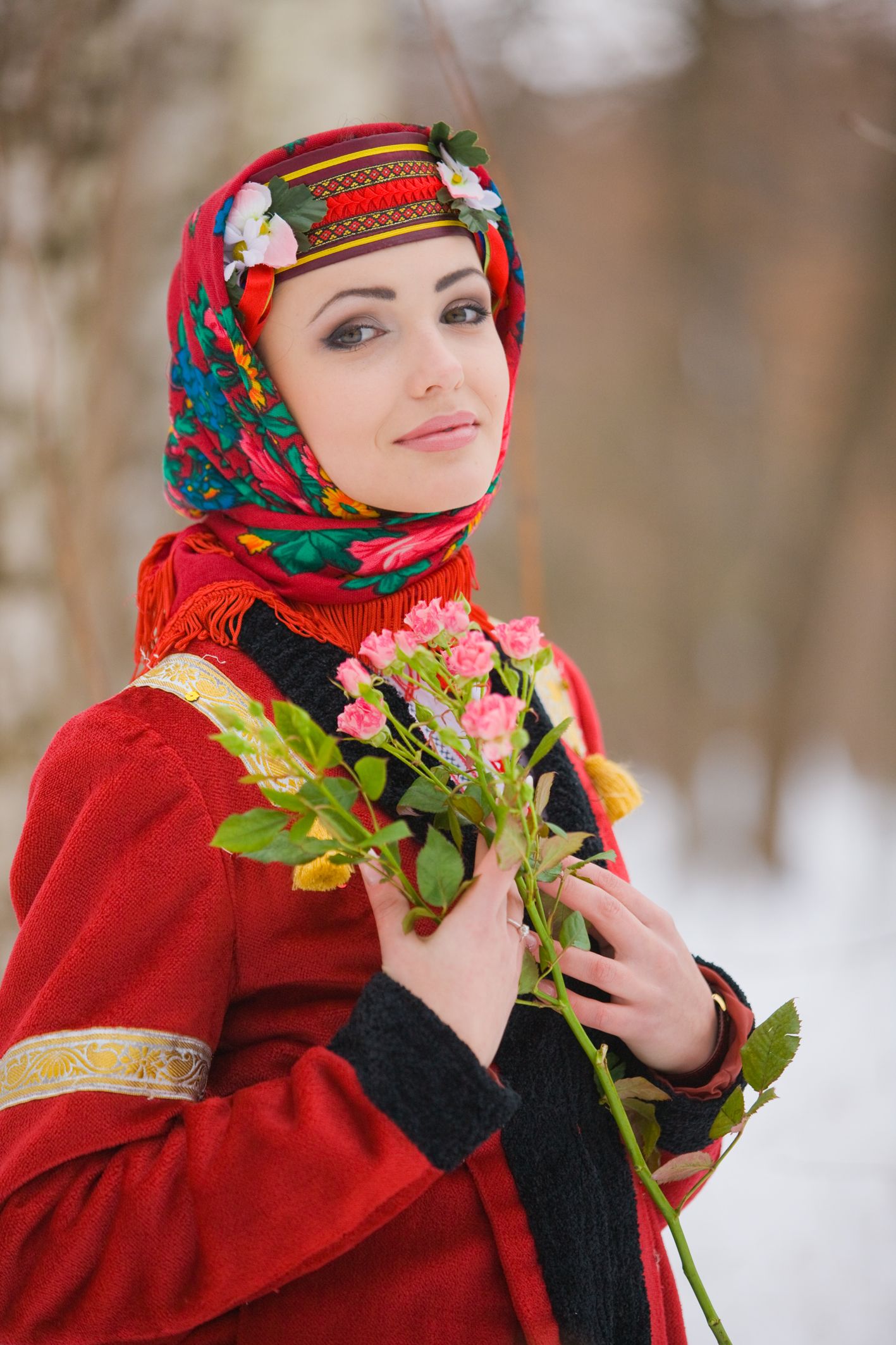 Sexy girl Girls in Slavic costumes in Pinlan