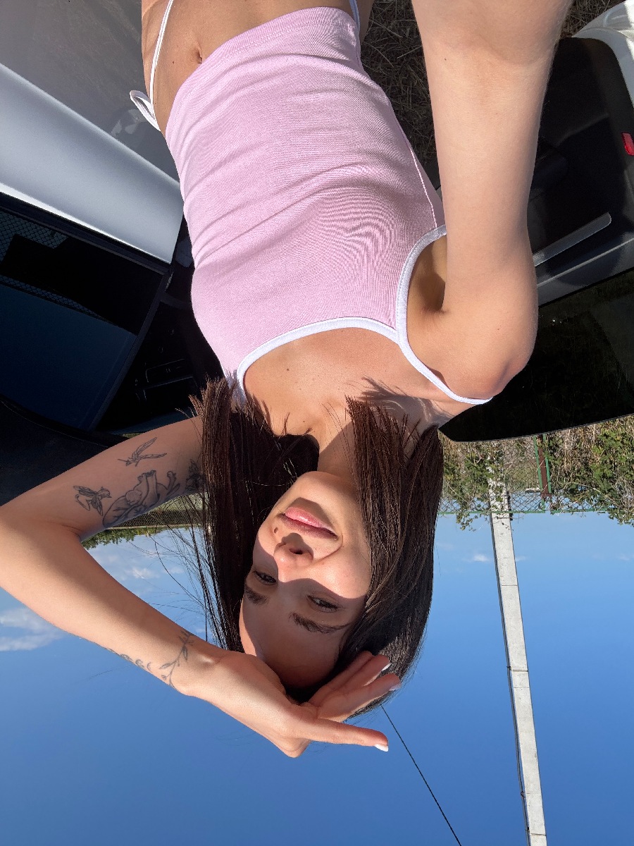 Sexy model Tina in Pinlan